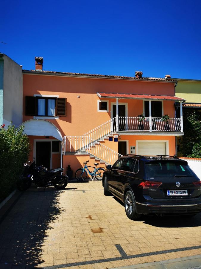 Appartement Nega 3 *